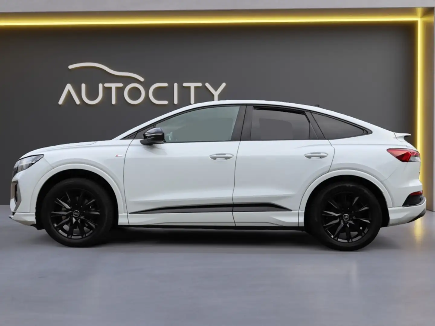 Audi Q4 e-tron Sportback 35 e-tron S Line 3x RS Seats l Winterpak Blanc - 2