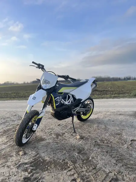 Husqvarna 701 Supermoto - foto 5