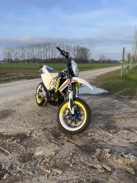 Husqvarna 701 Supermoto - foto 2