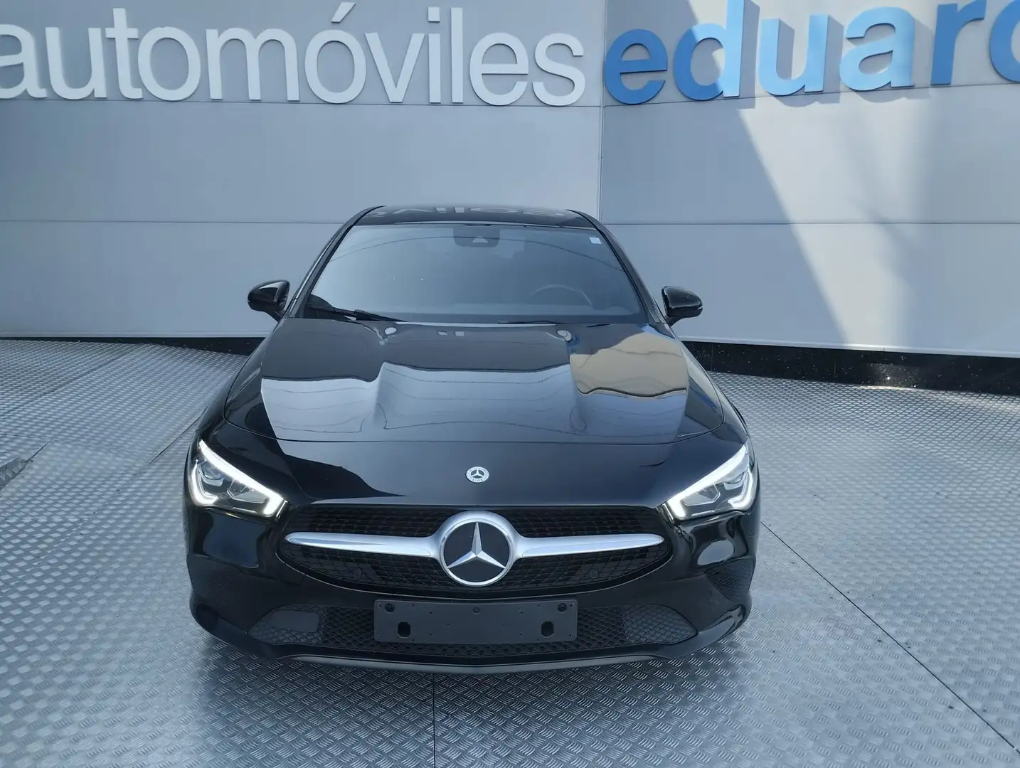 Mercedes-Benz CLA 200 Shooting Brake 200d 8G-DCT Negro - 2