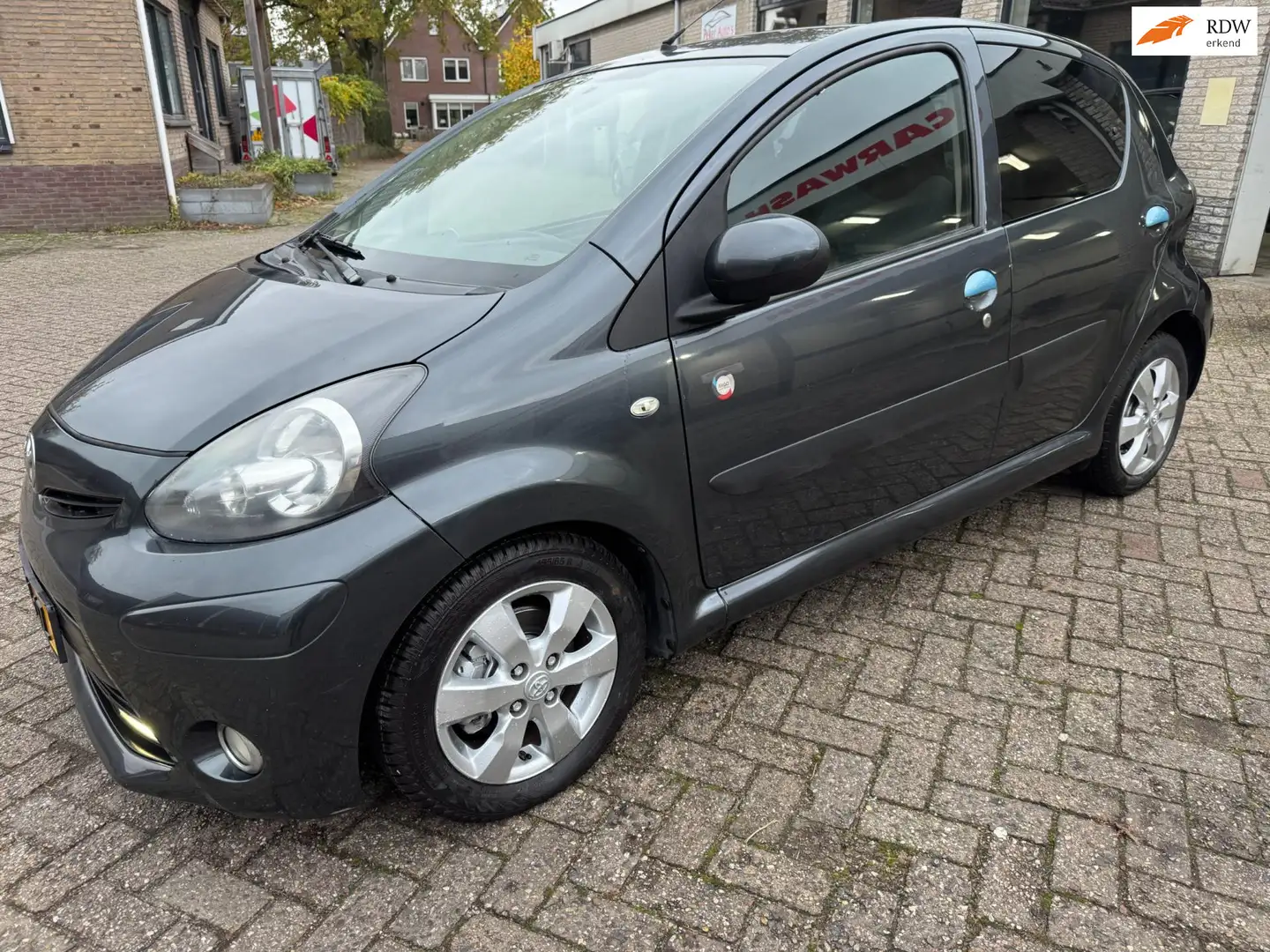 Toyota Aygo 1.0 VVT-i Aspiration AIRCO AUTOMAAT 169111 KM KLEI Grijs - 1