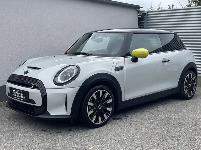 MINI Cooper S MINI Cooper SE 32,6kWh Aut.LEDER/LED/NAVIPRO/LR...