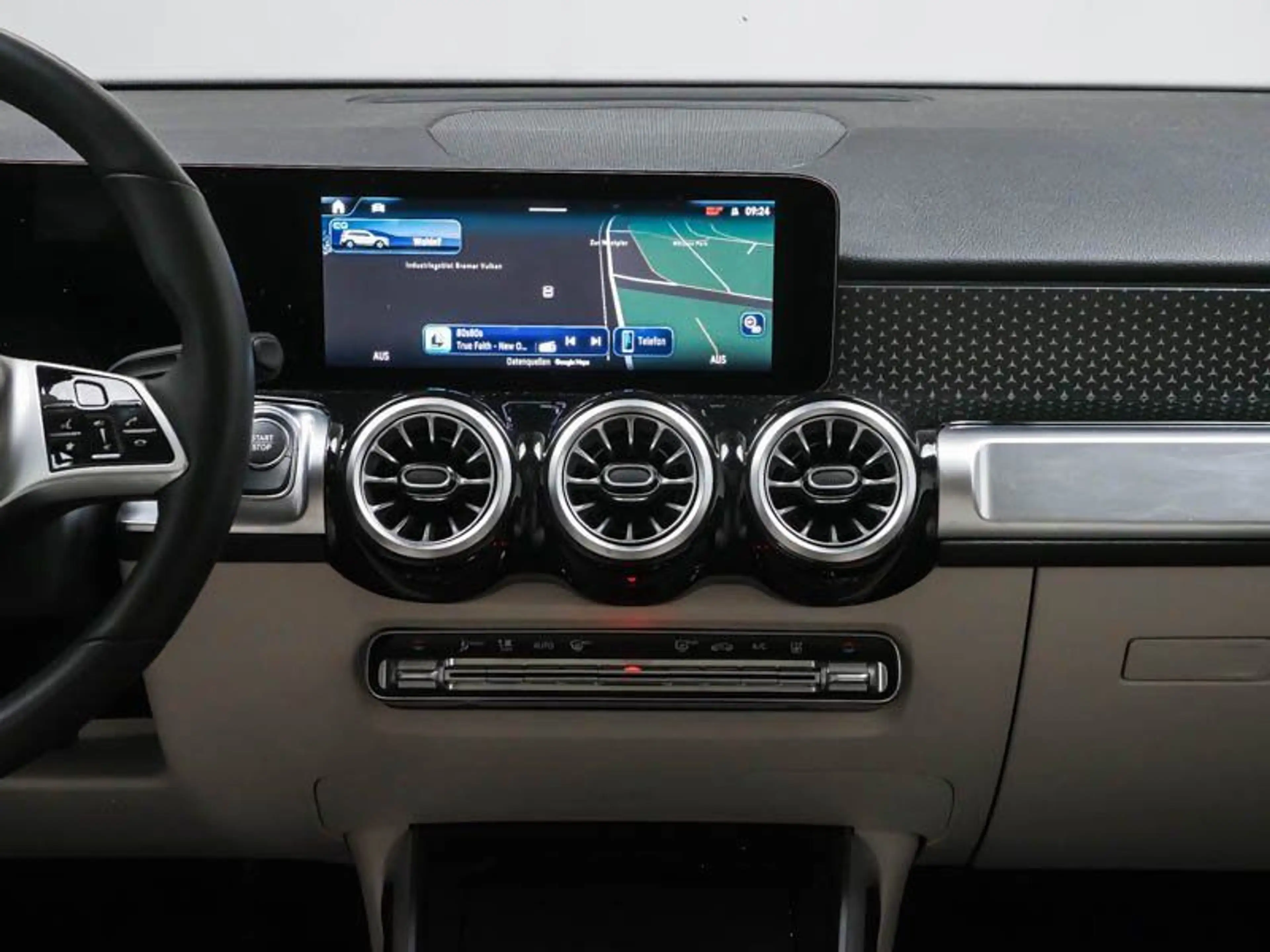 Mercedes-Benz EQB 250 PROG-ADVANC+ PANO MEMORY FAP 19"AMG VZA — photo 7