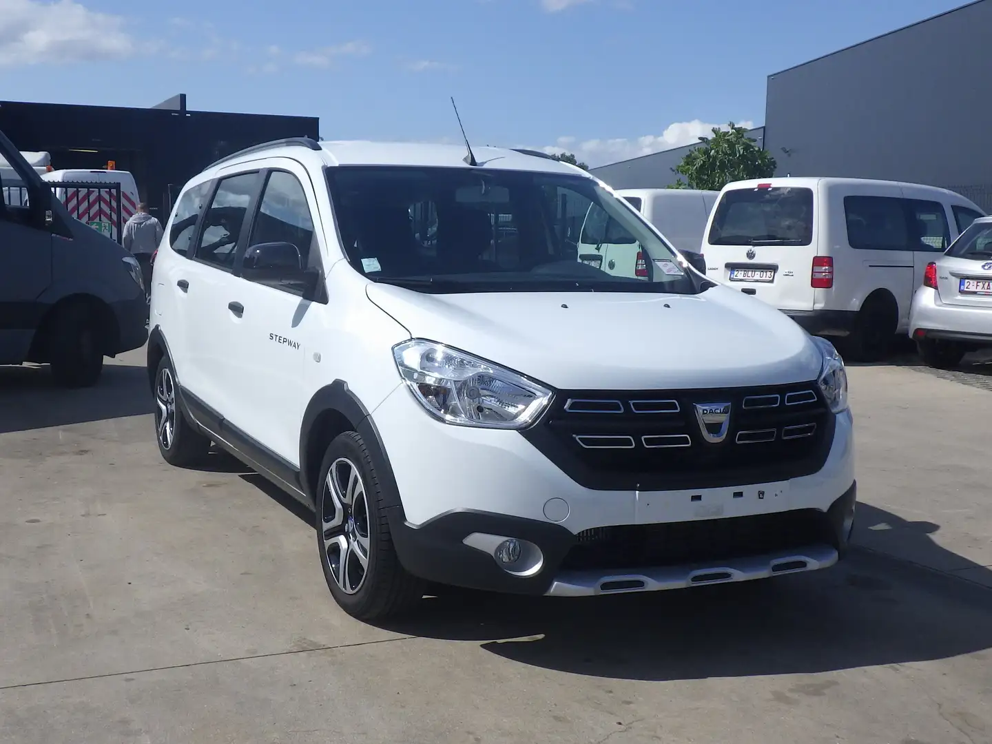 Dacia Lodgy 7 plaatsen (Stock ID 35010) Blanc - 2