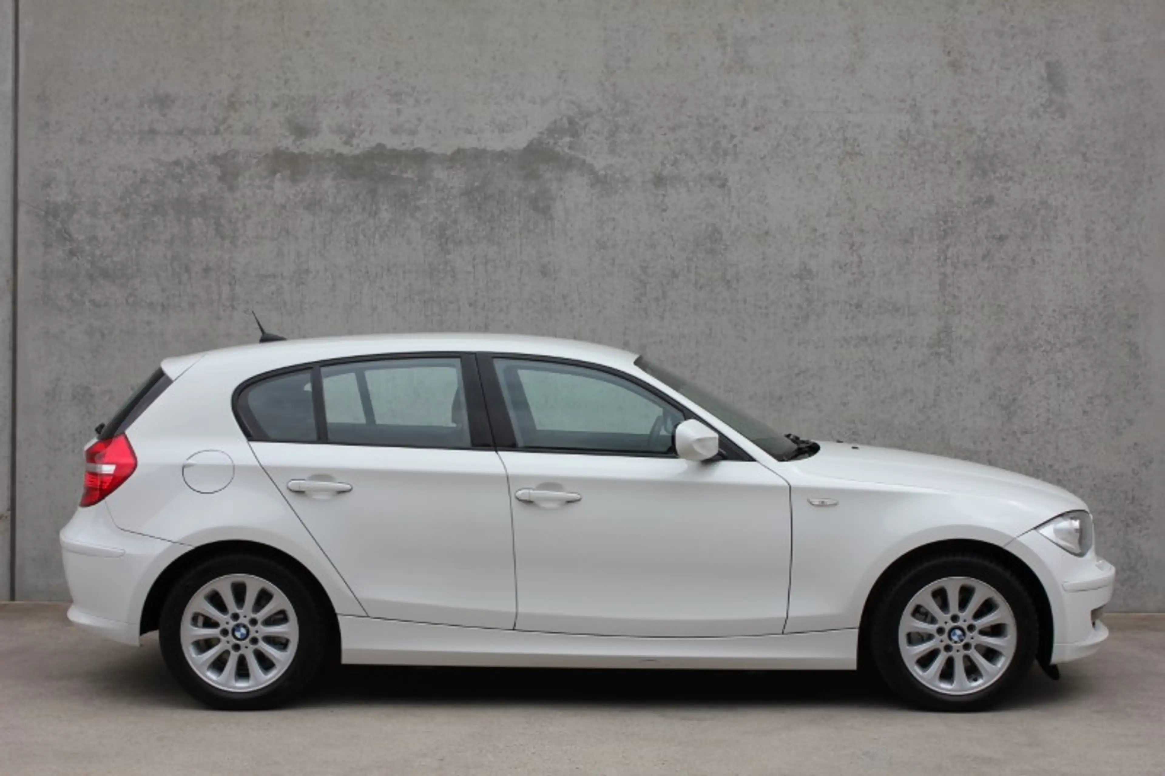 BMW 118 118iA — photo 5