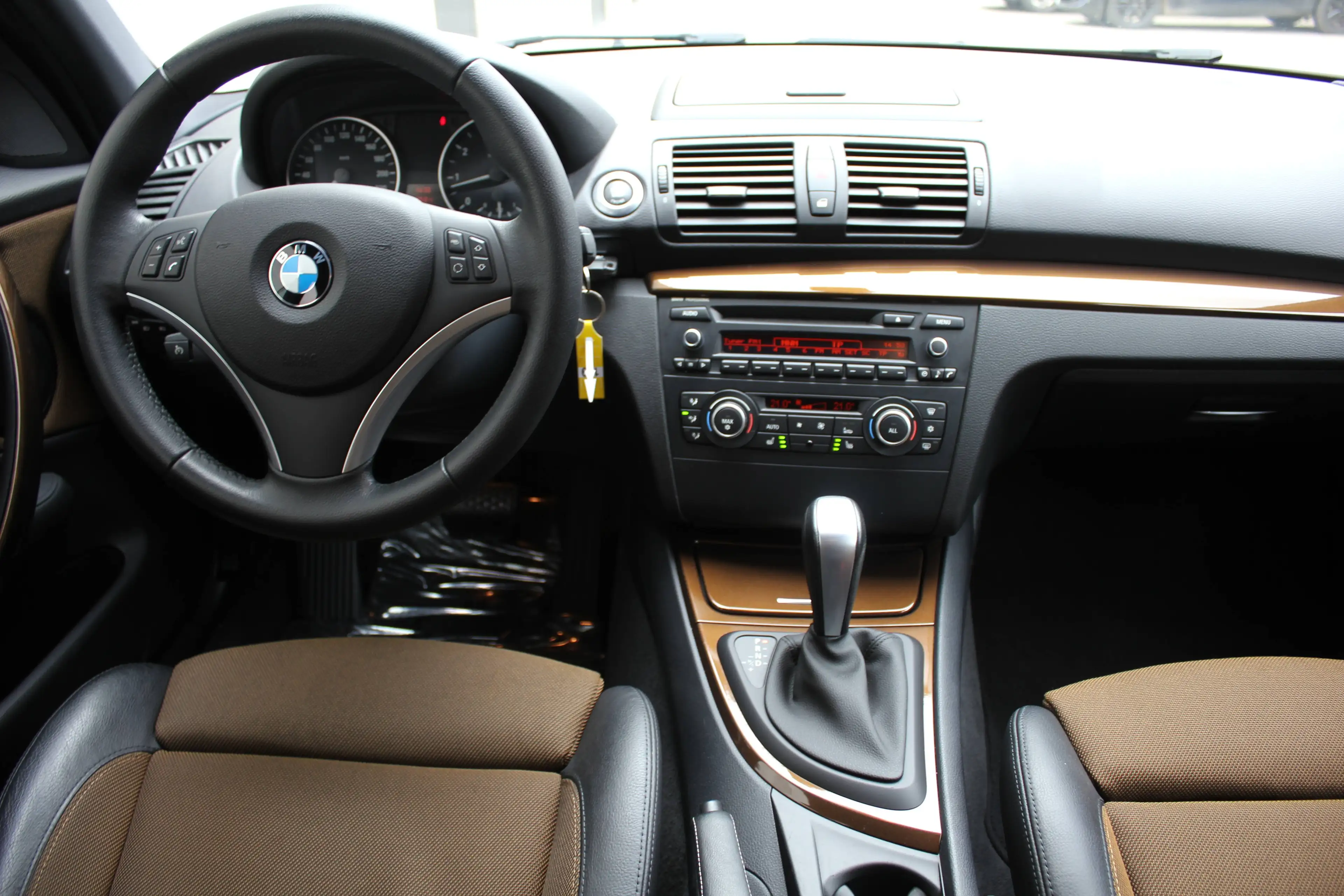 BMW 118 118iA — photo 10