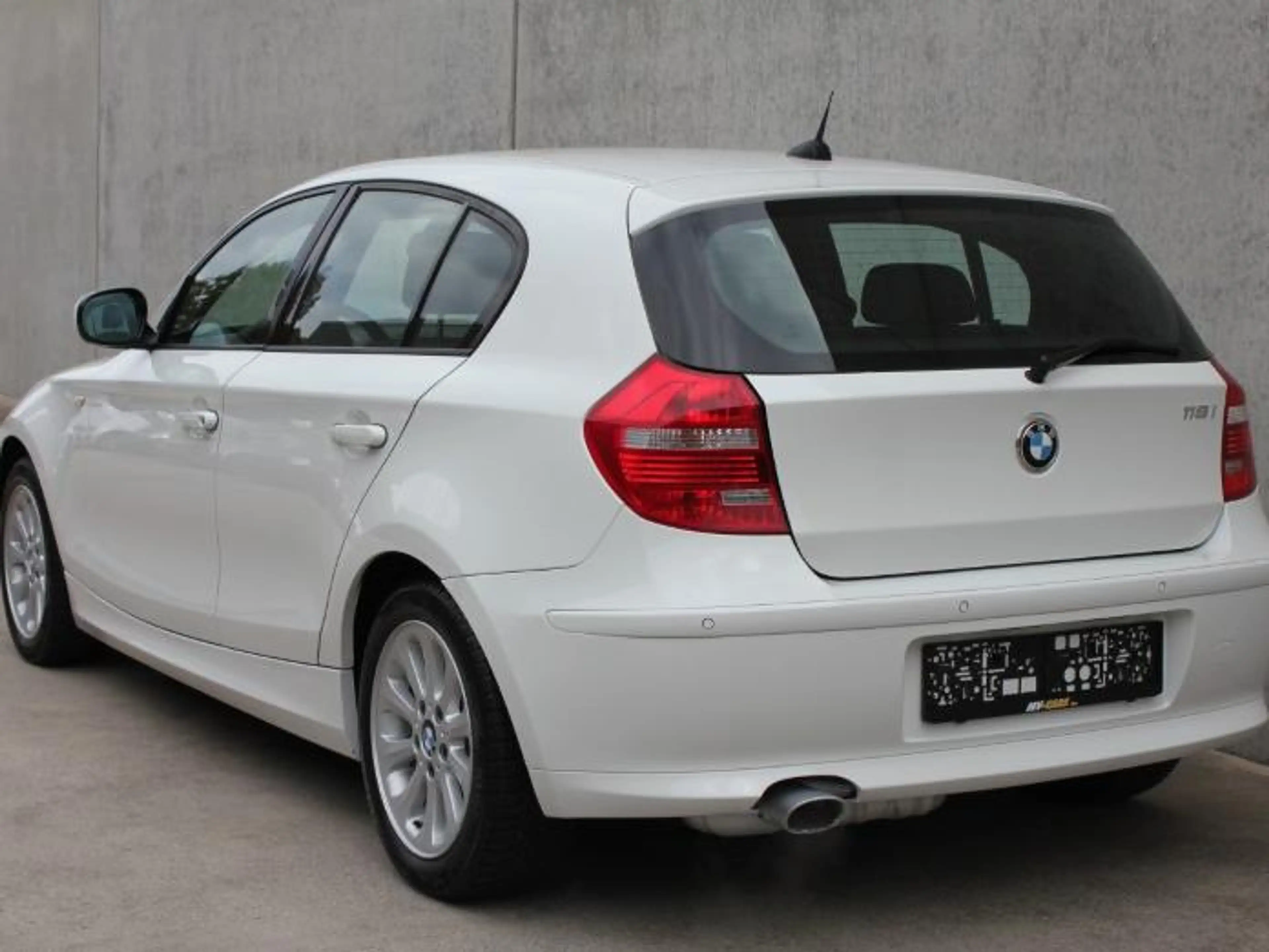 BMW 118 118iA — photo 4