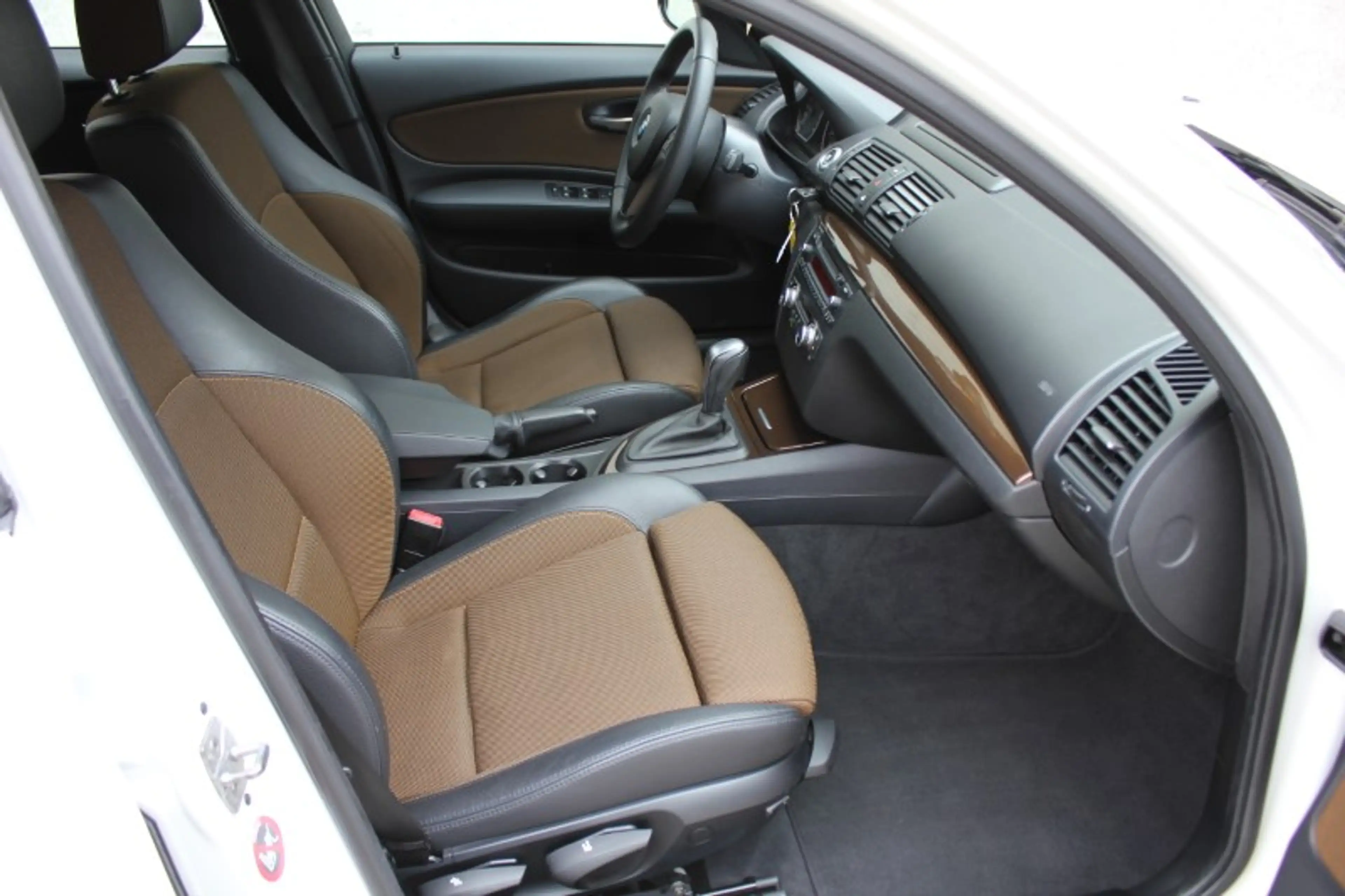 BMW 118 118iA — photo 14