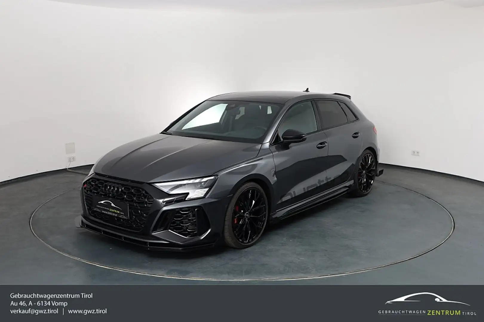Audi RS3 SPB 2.5TFSI RS Edition One of Two MEGAVOLL Grijs - 1