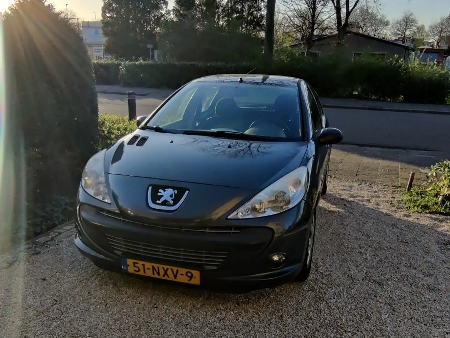Peugeot 206 206+, Bluetooth, middenconsole, dealer ond, 2e eig Grijs - 1