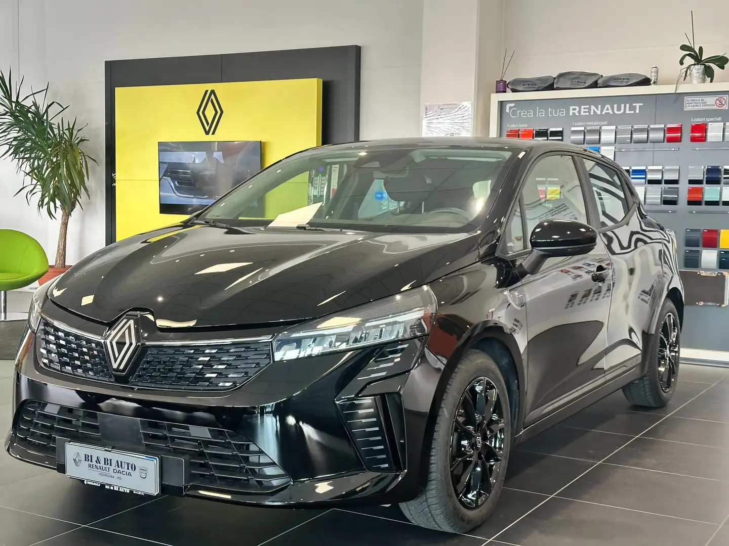 Renault Clio Clio V 2024 1.6 E-Tech full hybrid Evolution 145cv Noir - 1