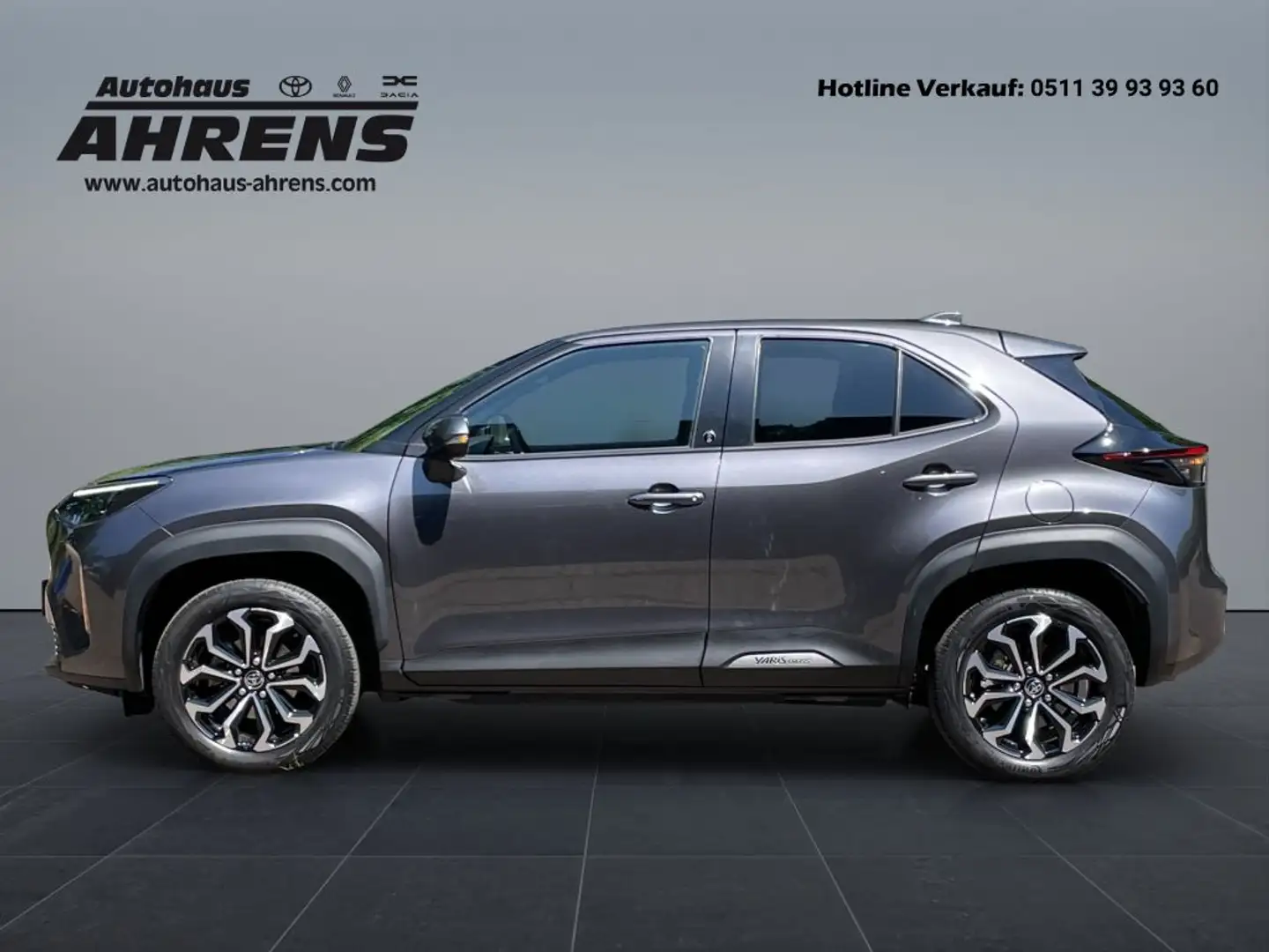 Toyota Yaris Cross Hybrid Team D Cargo Safety SmartConnect Winter Grau - 2