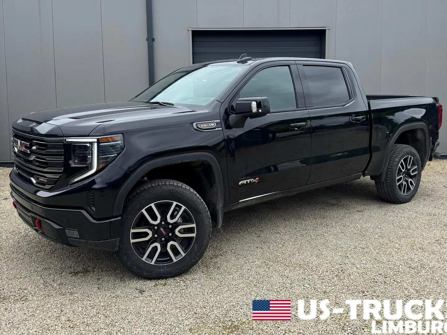 GMC Sierra 1500 AT4 V8 € 77.900 ,- excl btw Negro - 1