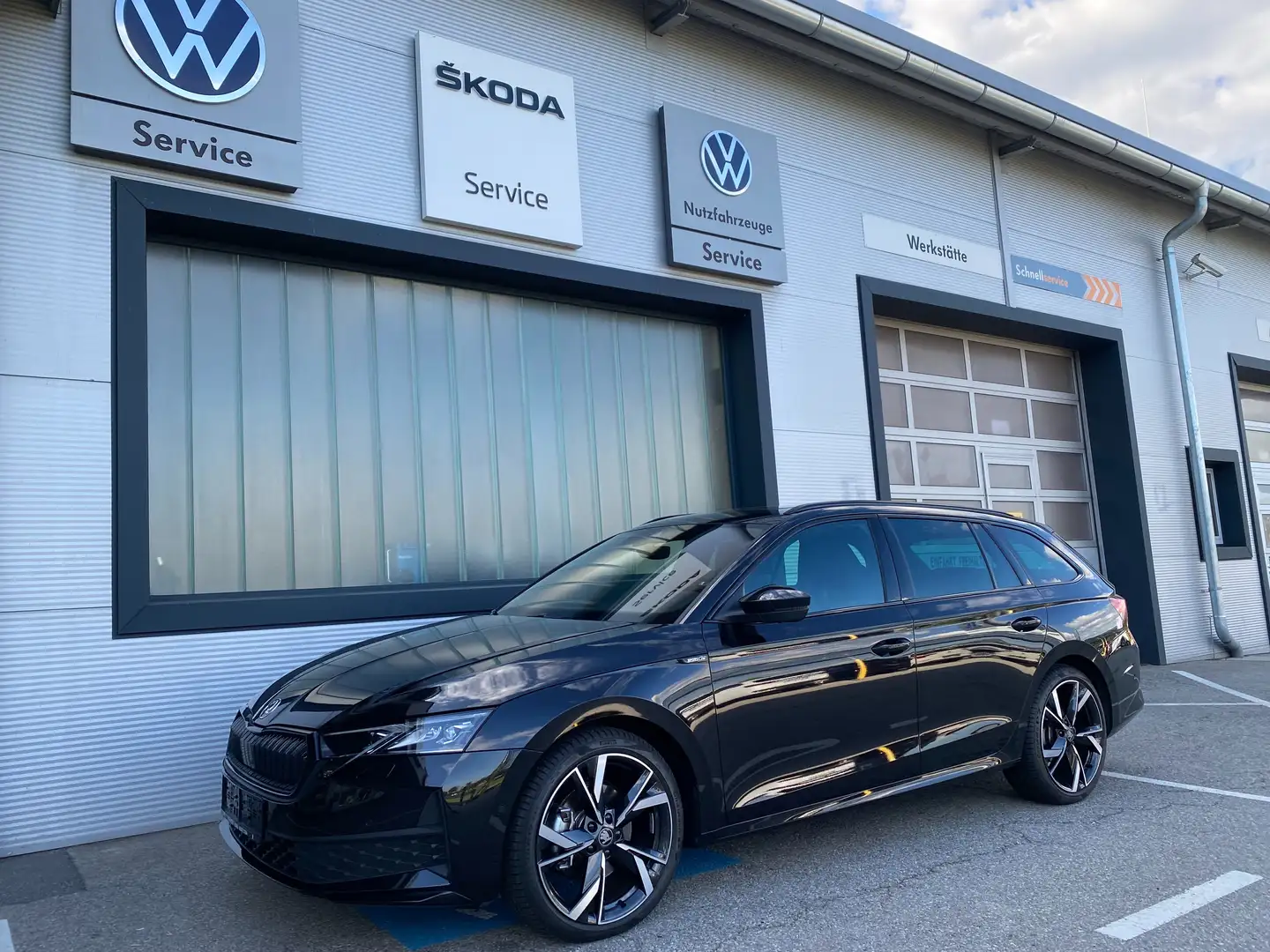 Skoda Octavia 2.0TSI 204PS 4x4 Sportline *** Vorführwagen *** Schwarz - 2