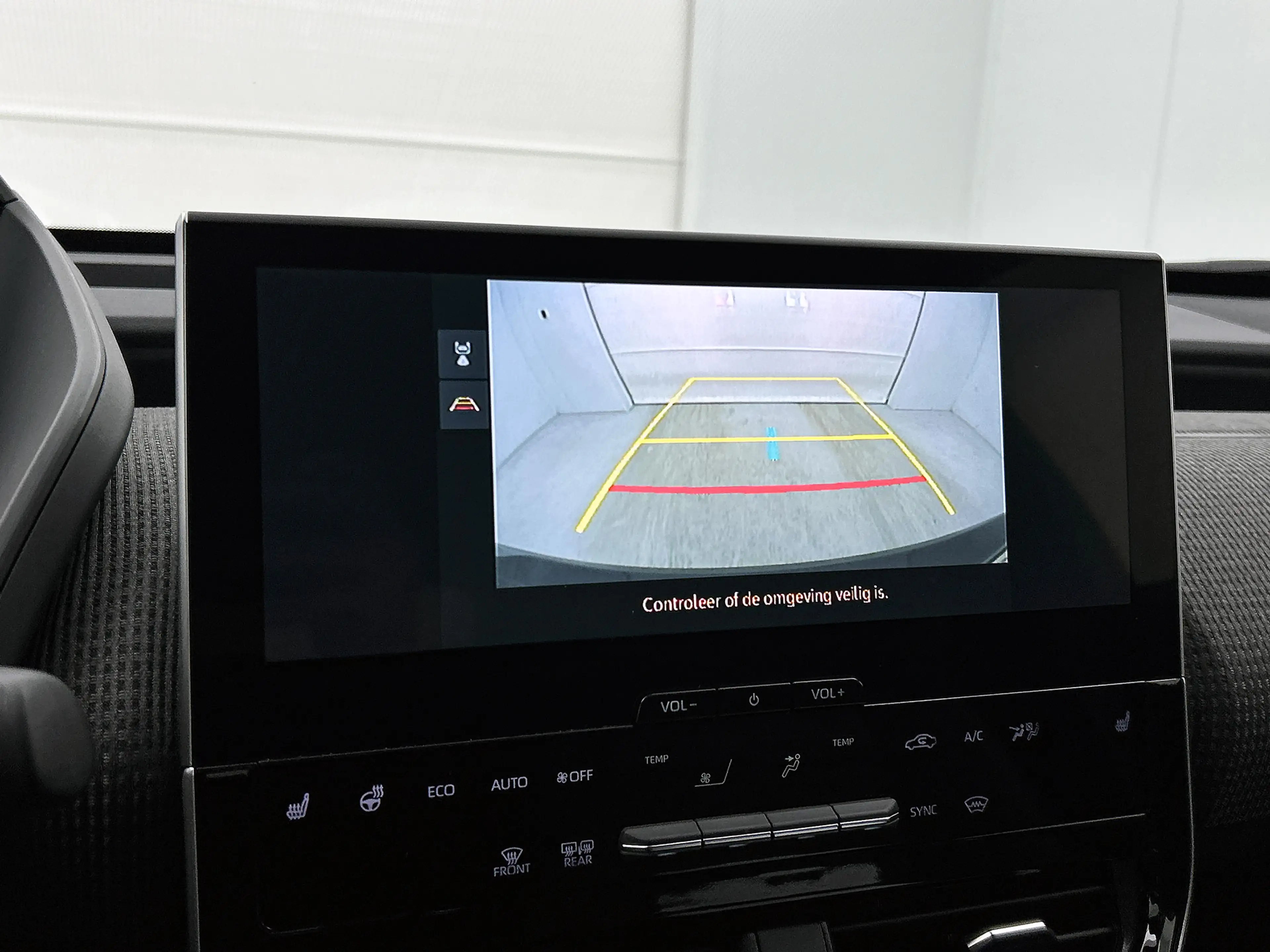 Toyota bZ4X Dynamic 71 kWh | Parkeersensoren V+A | Blindspot | — photo 11