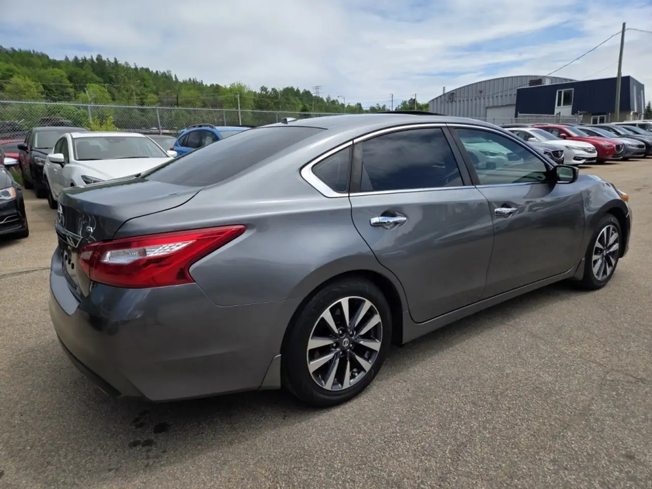 Nissan Altima снимка Nissan Altima