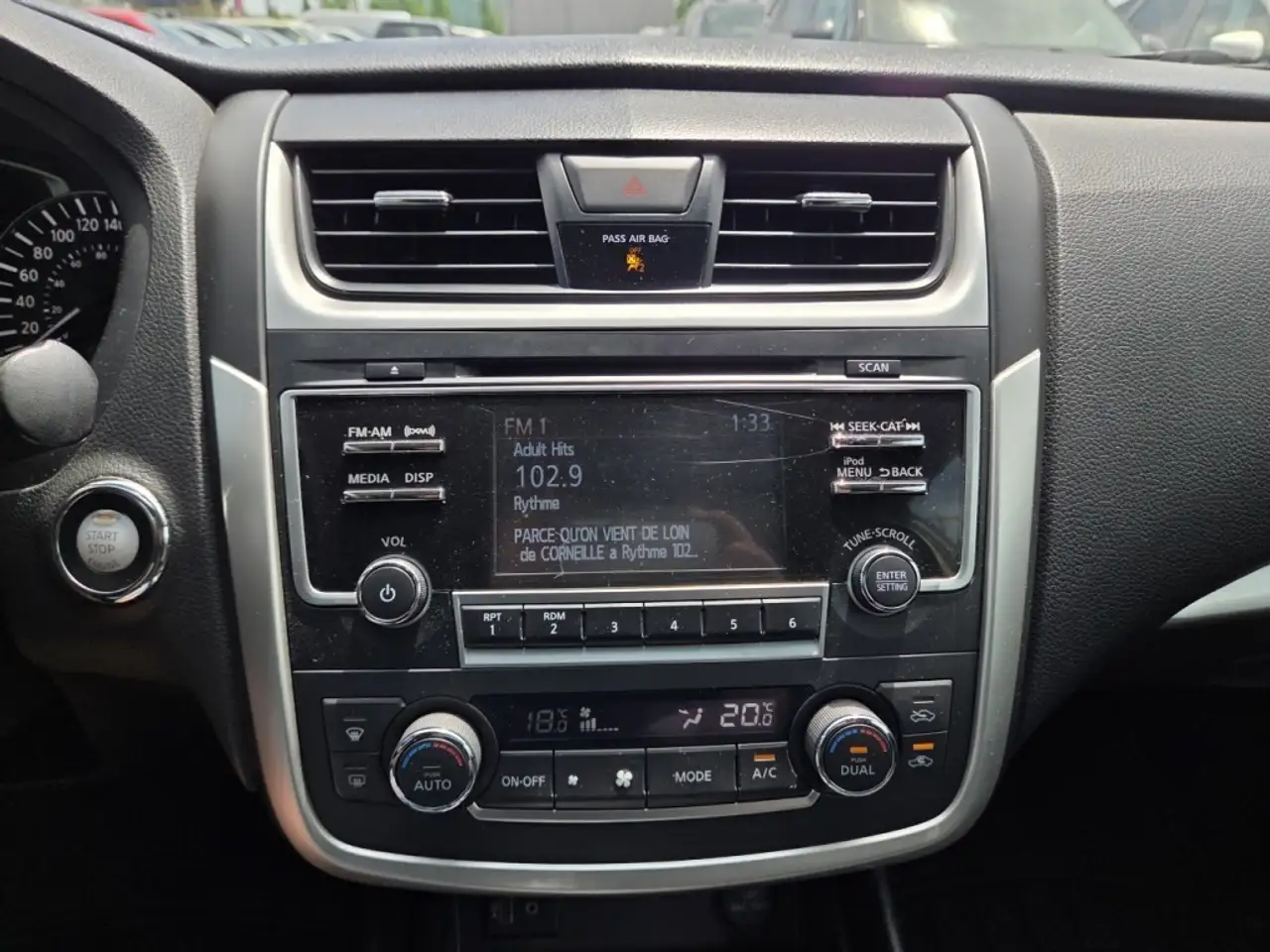 Nissan Altima снимка Nissan Altima