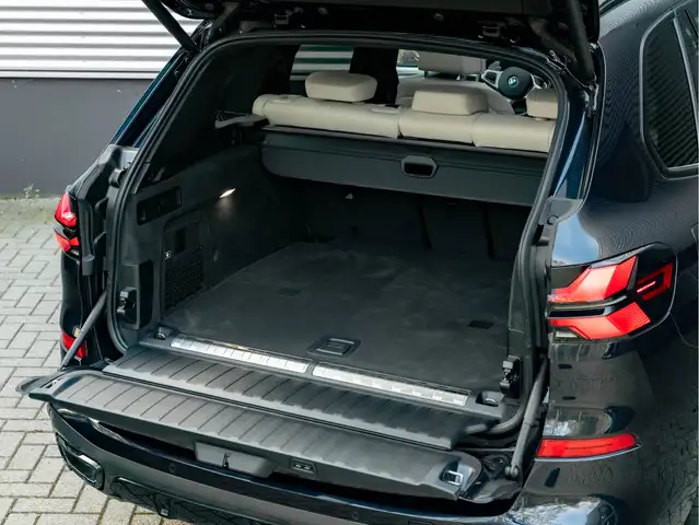 BMW X5 view 12