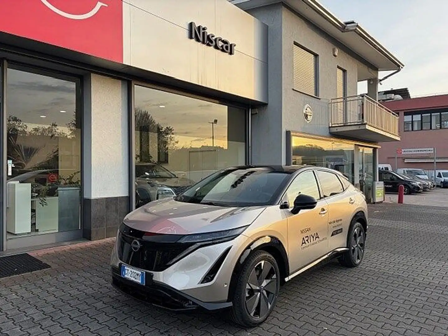 Nissan Ariya 87 kWh 4WD Evolve Gris - 1