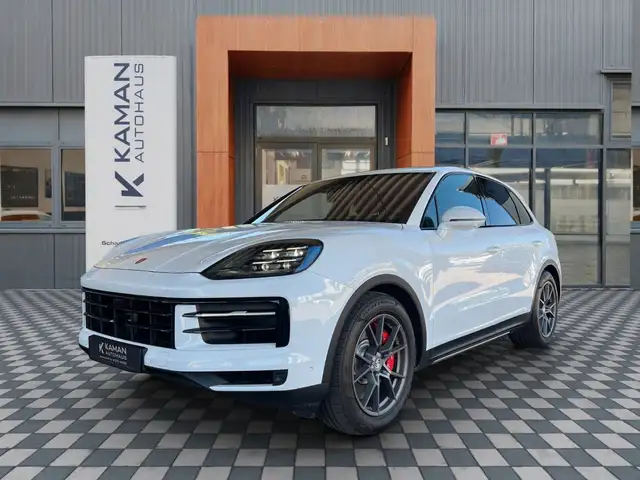 Porsche Cayenne main image
