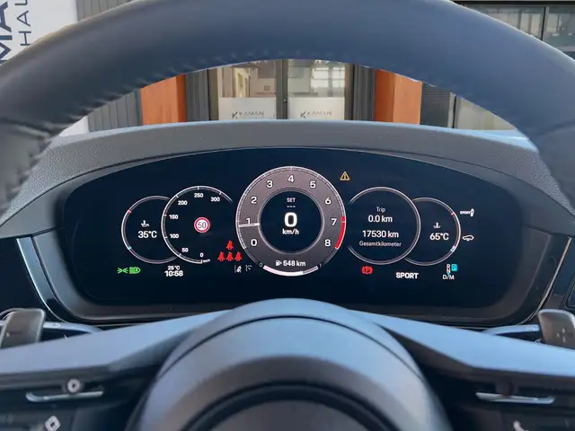 Porsche Cayenne view 10