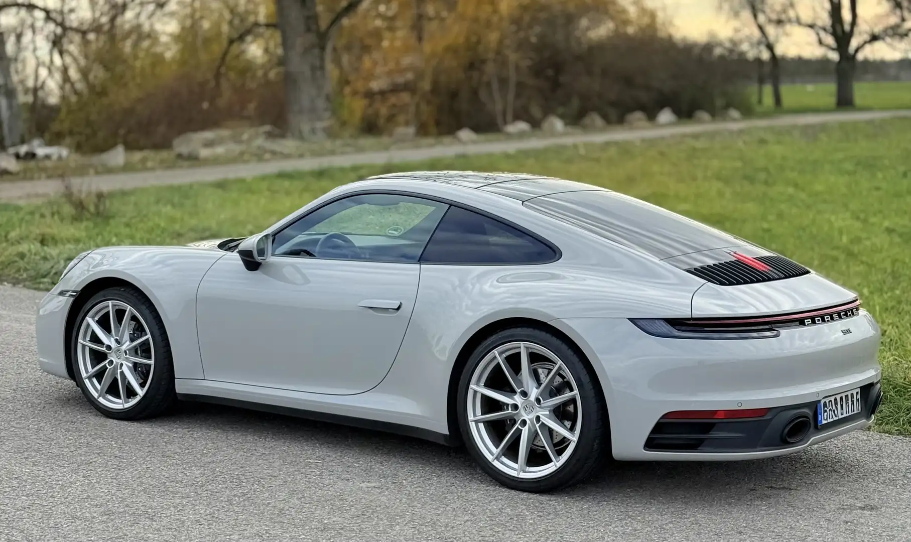 Porsche 992 911 Carrera SportAbgas Panoramadach BOSE Grau - 2