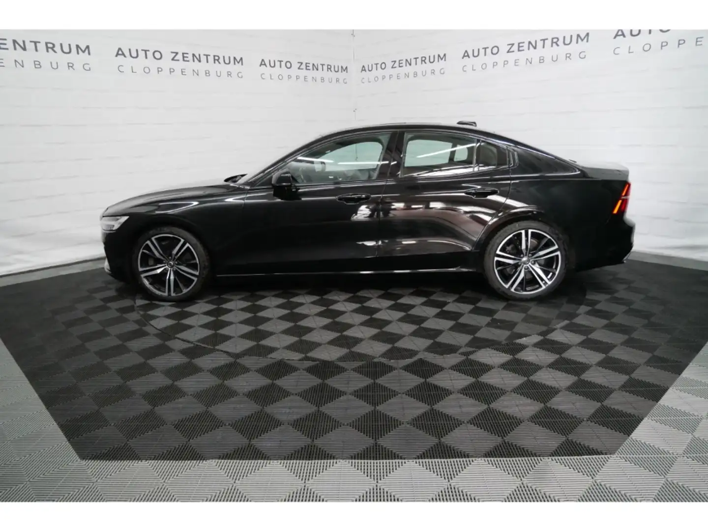 Volvo S60 R Design T5 Panor+LED+Navi+Kamera+Leder+19'' Schwarz - 2