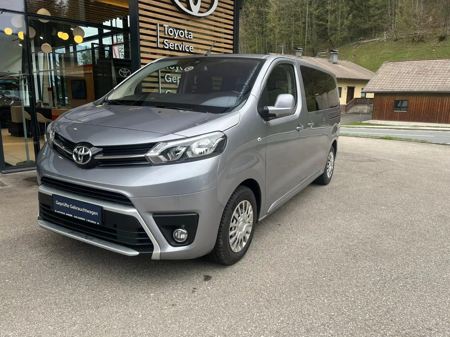 Toyota Proace Proace Verso 2,0 D-4D 145 Medium Shuttle Shuttle Silber - 2