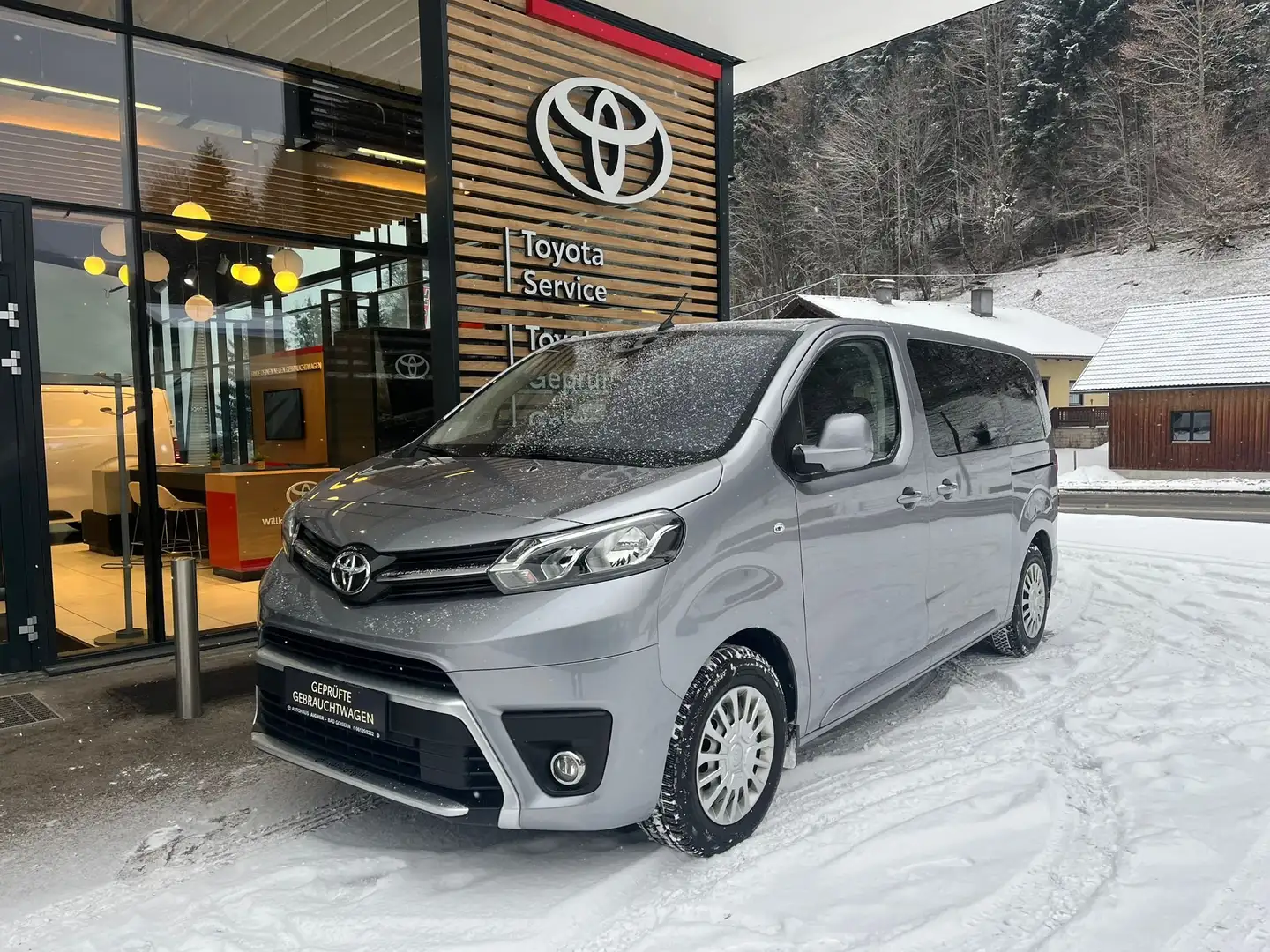 Toyota Proace Proace Verso 2,0 D-4D 145 Medium Shuttle Shuttle Silber - 2