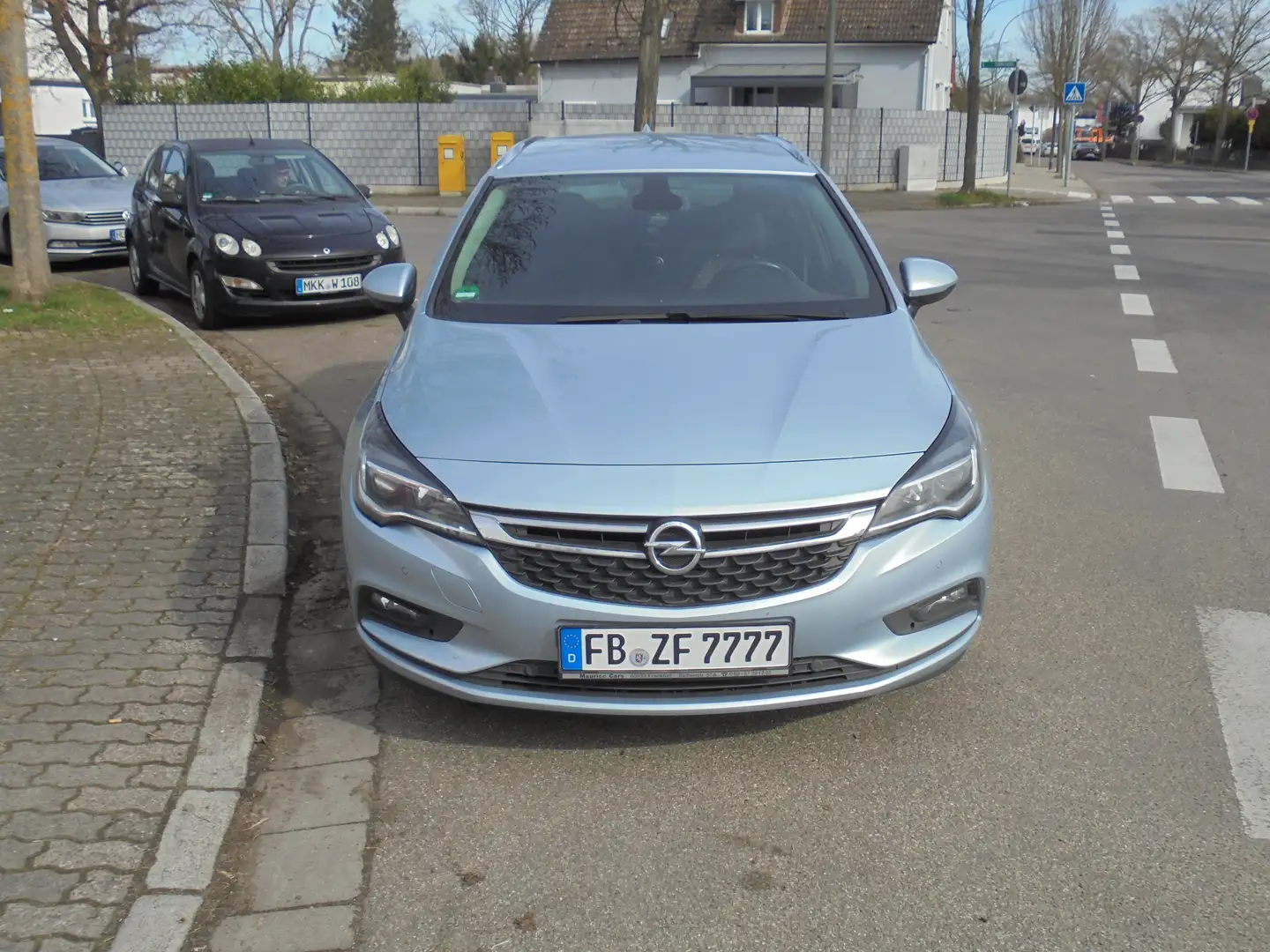 Opel Astra 1.6 D Start/Stop Sports Tourer Innovation Vert - 1