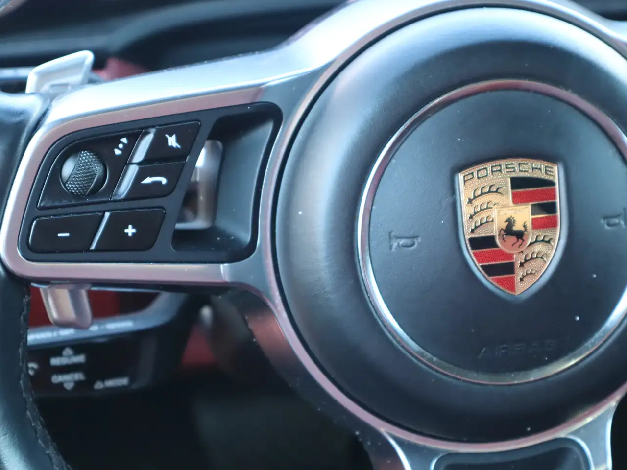 Porsche Cayenne снимка Porsche Cayenne