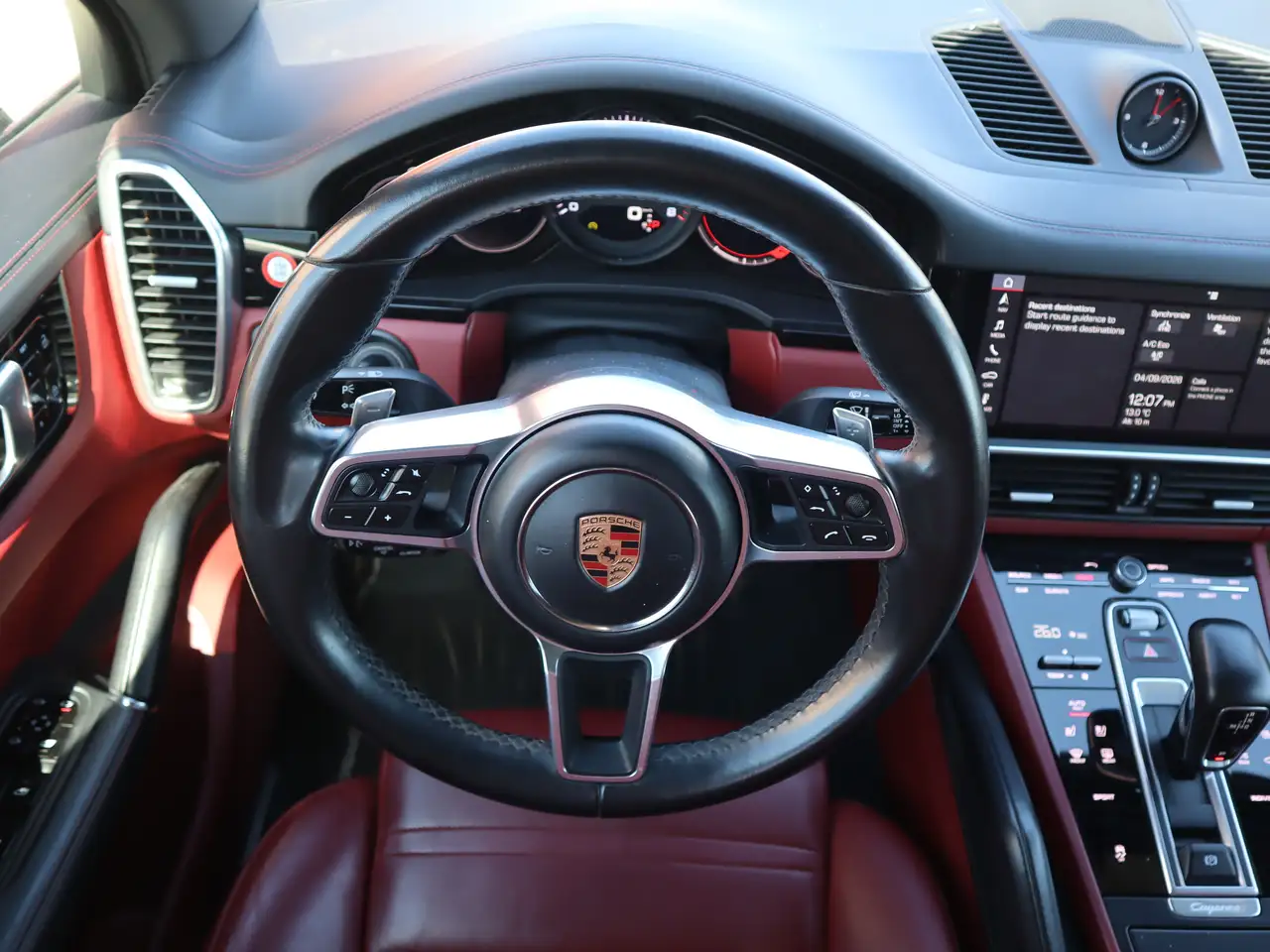 Porsche Cayenne снимка Porsche Cayenne