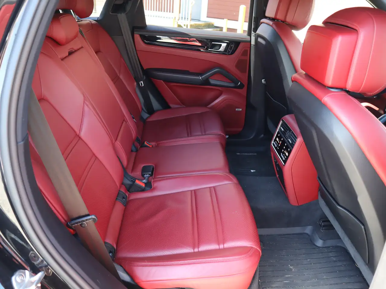 Porsche Cayenne снимка Porsche Cayenne