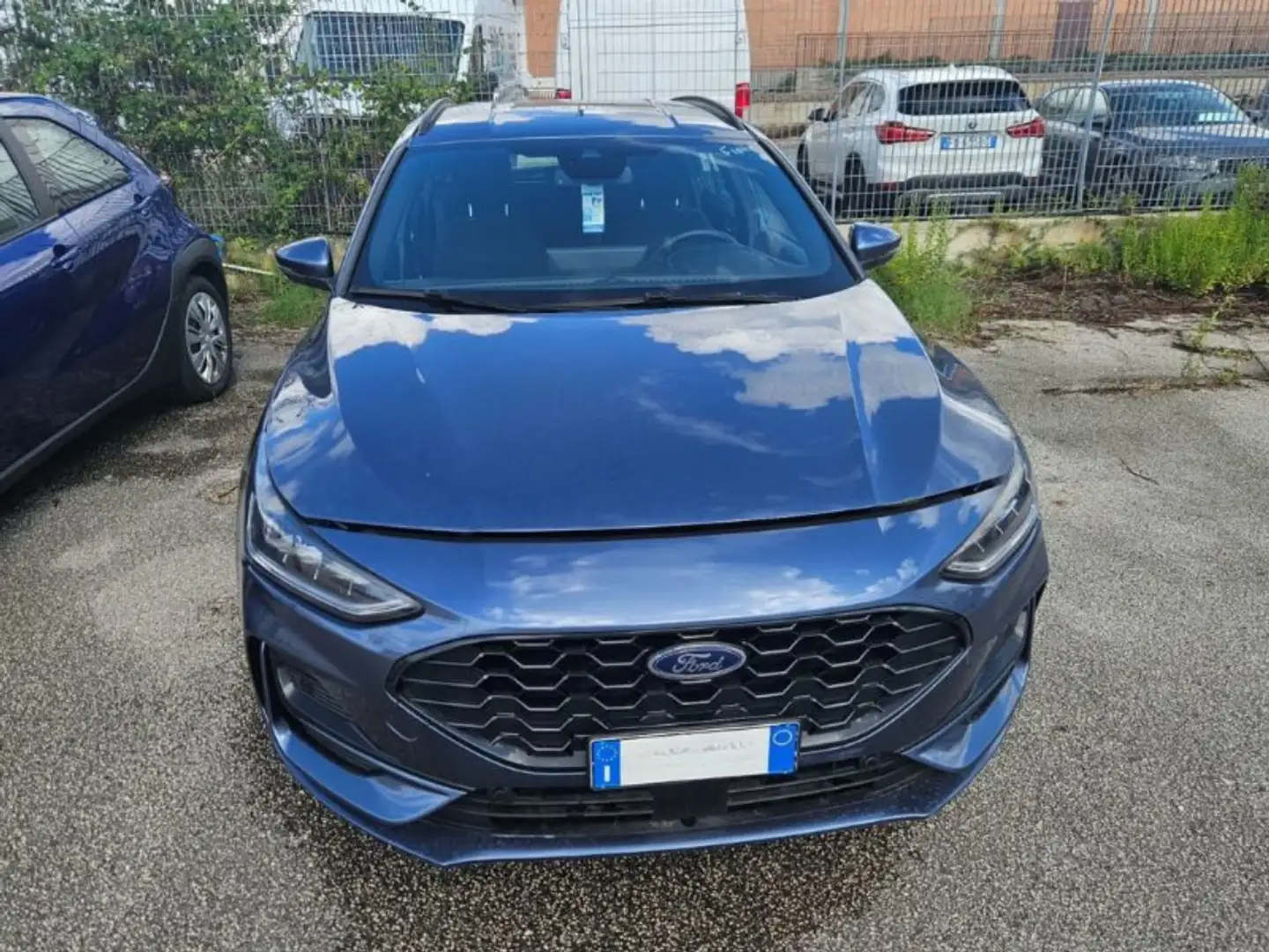 Ford Focus Wagon 1.0 EcoBoost Hybrid ST-line Design Blau - 2
