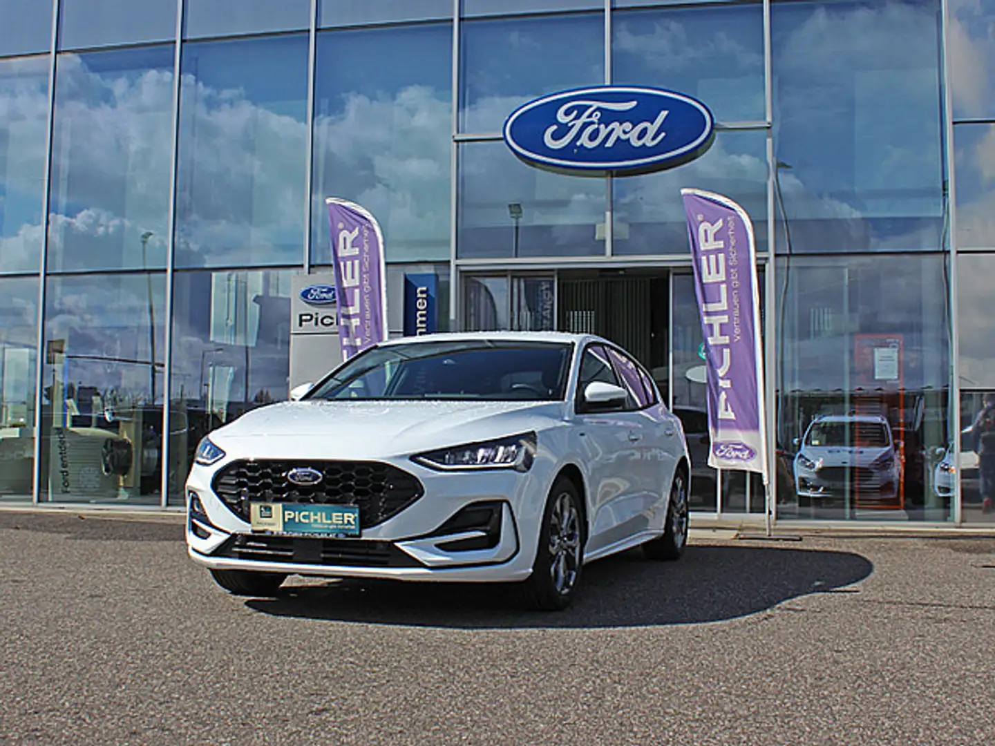 Ford Focus ST-Line X 1,0 EcoBoost 125PS, 1,99% LEASING AKTION Weiß - 2