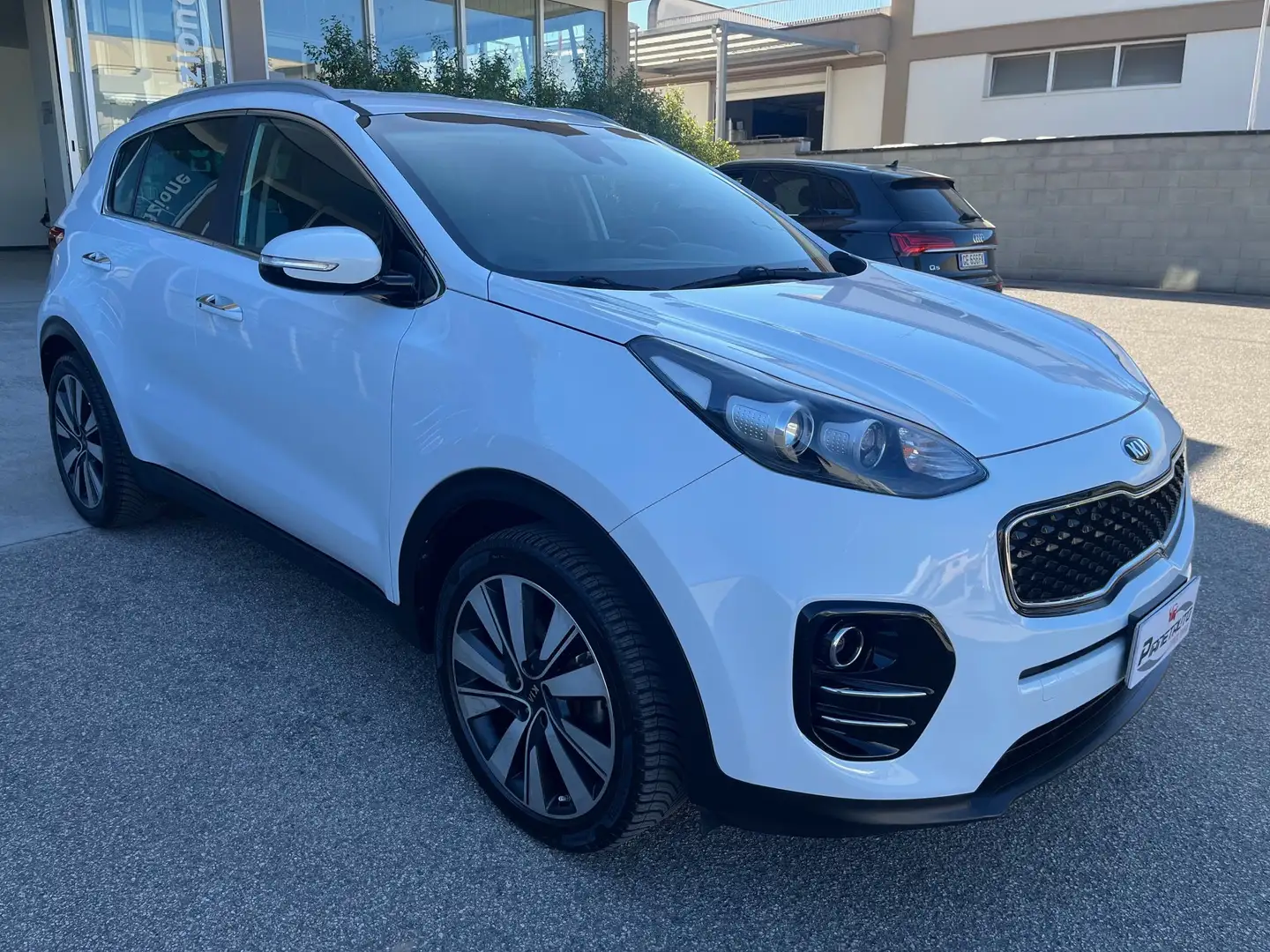 Kia Sportage 1.7 crdi 115cv Class Style Pack NAVI/CAMERA PERF. Blanc - 1