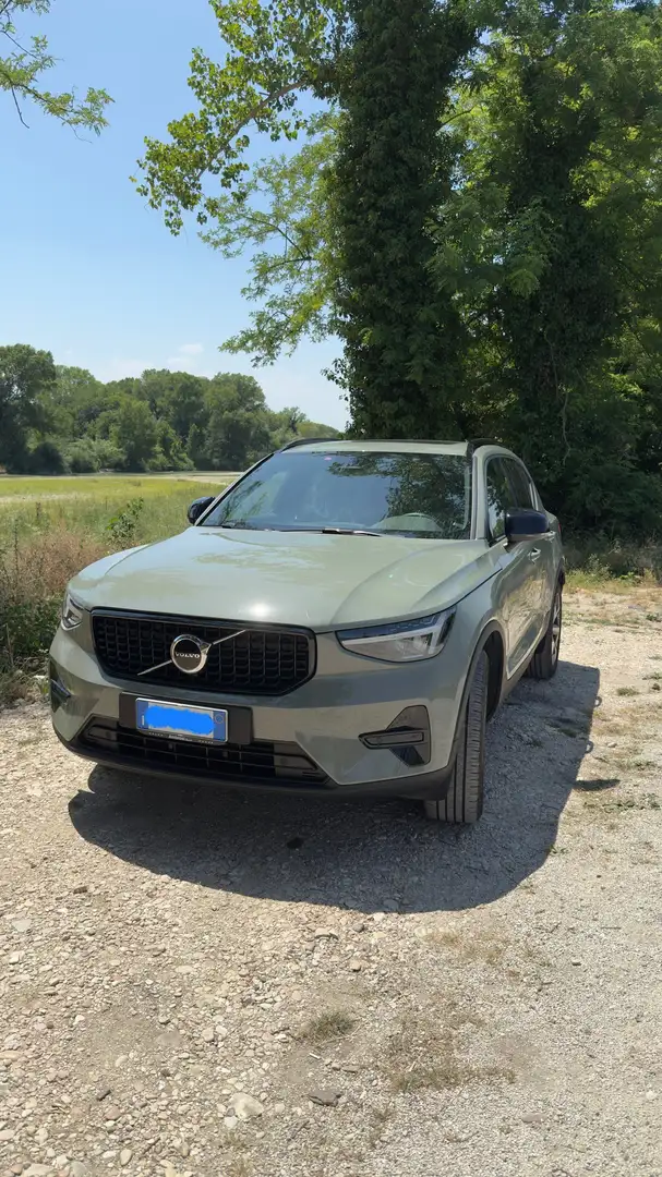 Volvo XC40 B3 B DKG Ultra Dark Grigio - 1
