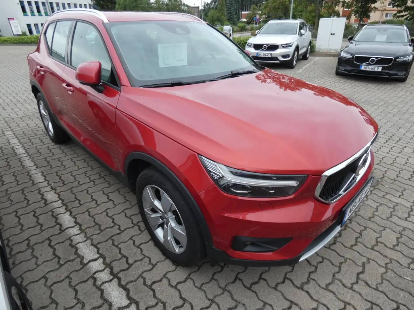 Volvo XC40 D3 Momentum Pro (EURO 6d-TEMP) Klima Navi Rood - 2