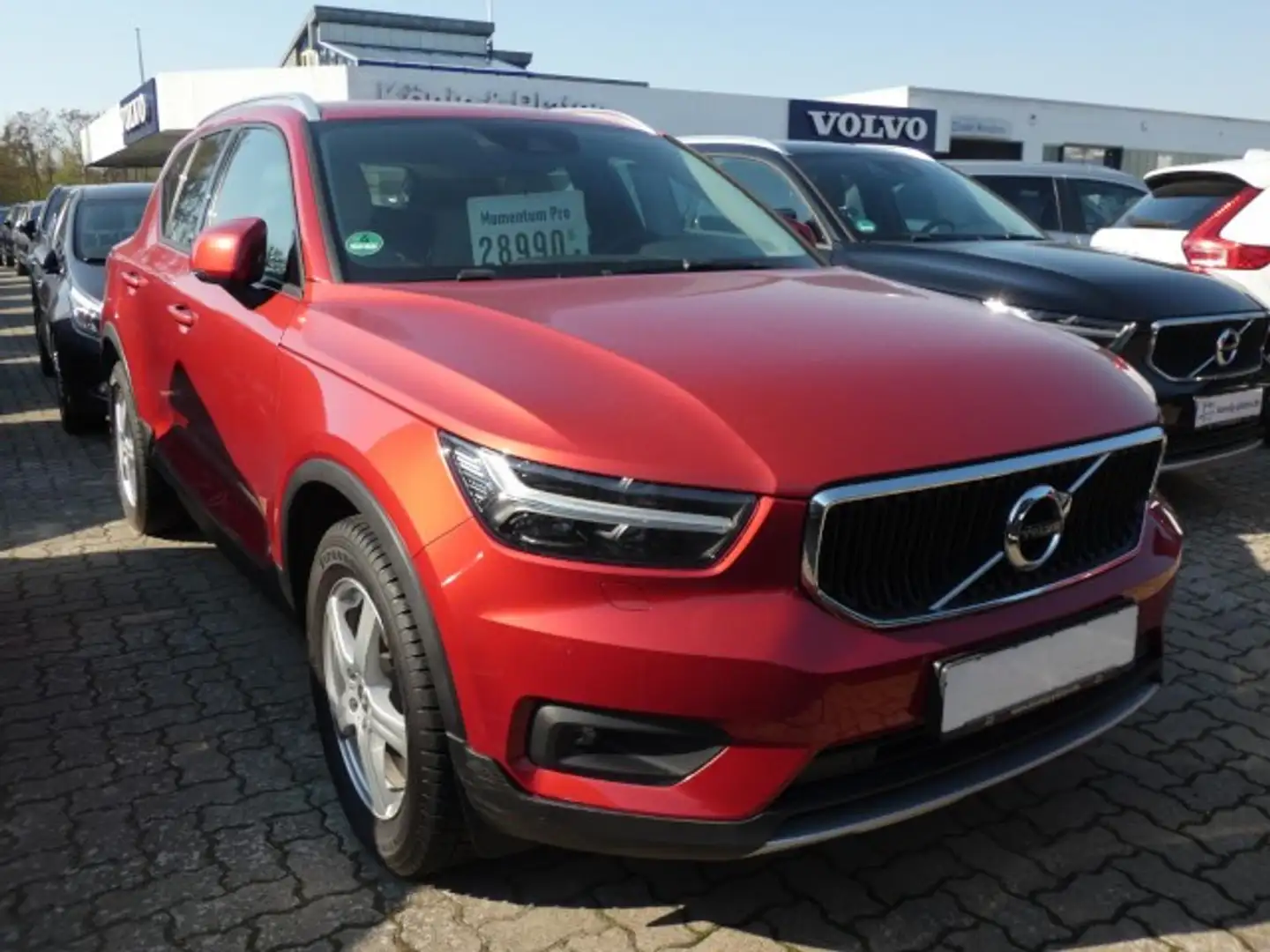 Volvo XC40 D3 Momentum Pro (EURO 6d-TEMP) Klima Navi Rouge - 2