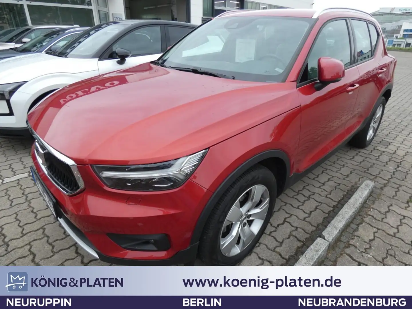 Volvo XC40 D3 Momentum Pro (EURO 6d-TEMP) Klima Navi Rood - 1