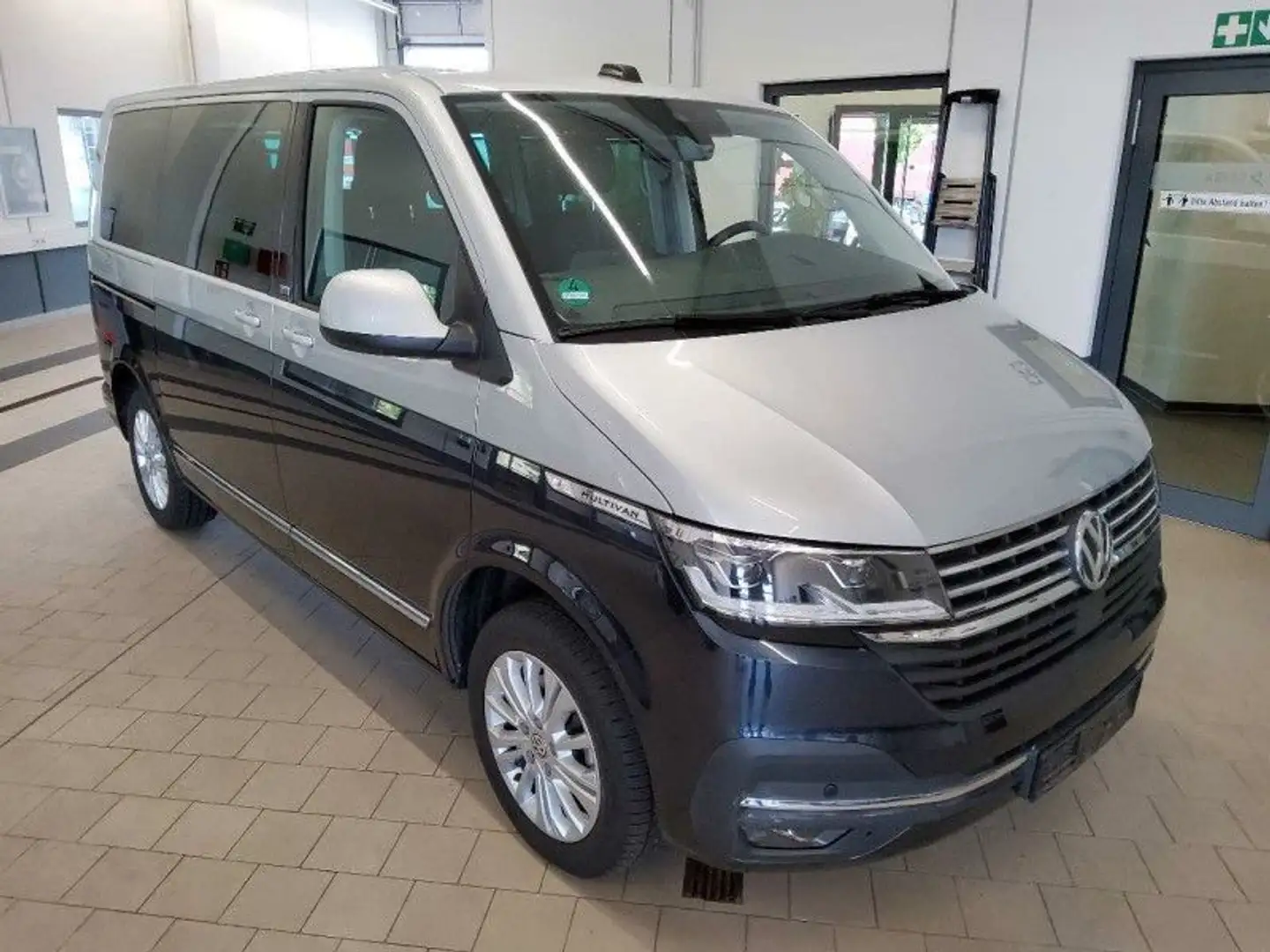 Volkswagen T6 Multivan T6.1 Multivan Generation Six 1.Hand Navi LED ACC Schwarz - 2