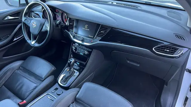 Opel Astra view 10