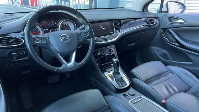 Opel Astra view 8