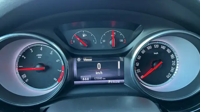 Opel Astra view 12