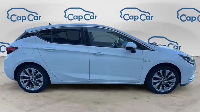 Opel Astra view 4