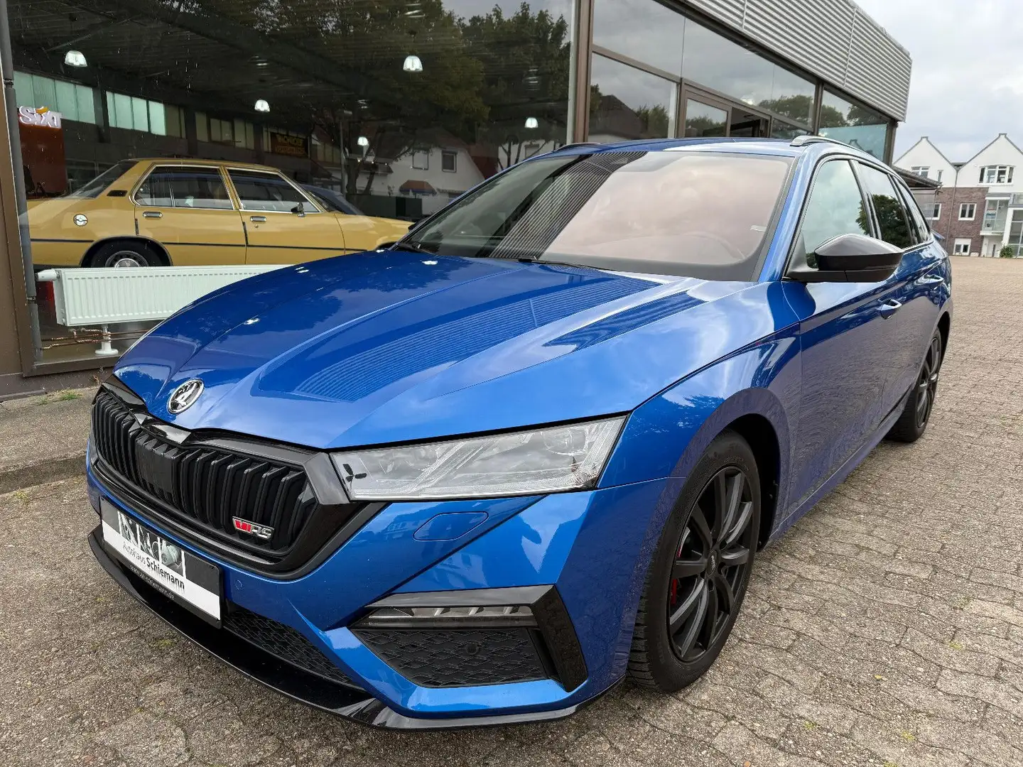 Skoda Octavia Combi 2.0 TDI RS AHK/NAVI/VOLLDIGI./LED Blau - 1