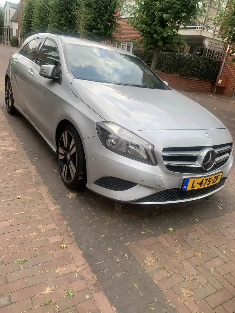 Mercedes-Benz A 180 1.6 Cruis/Climat/Navigatiesysteem stoel verwarming Gris - 1