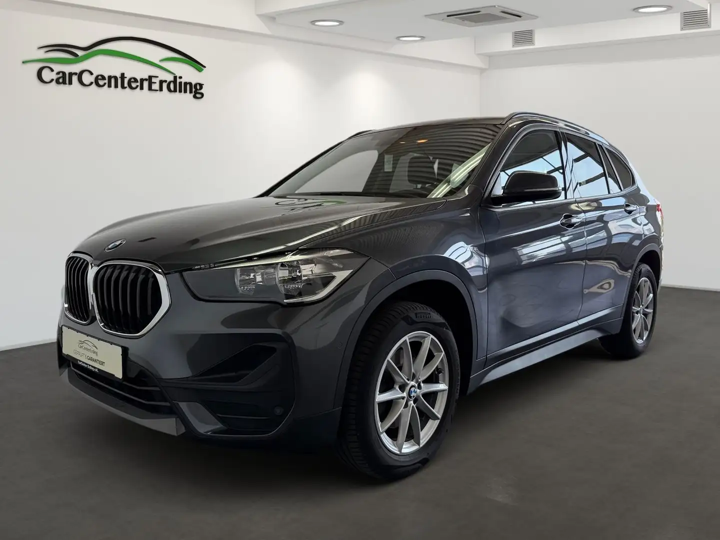 BMW X1 sDrive18i*Navigation*Tempo.*PDC*SHZ*ParkAssist Gris - 1
