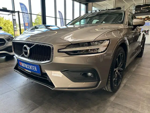 Volvo V60 view 4