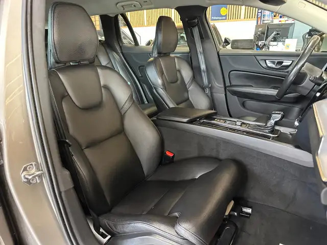Volvo V60 view 8